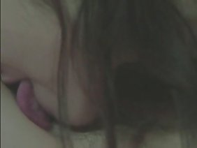 年轻的洞试图成为一名女演员
