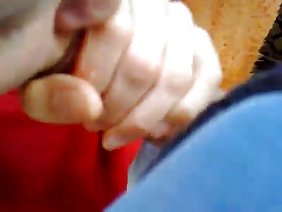 非常坚硬和粗暴的女孩在她的嘴里，然后在屁股