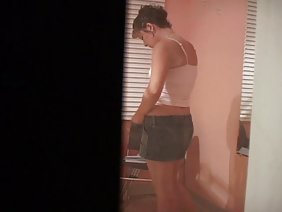 两个学生他妈的邻居的成熟妻子