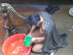 听着玩家没有注意到哥哥是怎么进入房间的