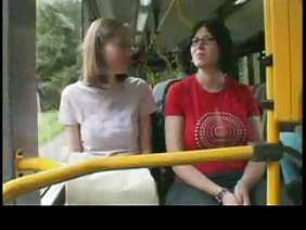 性交年轻黑人妇女和美妙地暨在她有吸引力的面孔