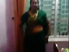 夫妇bukharikov乱搞在卫生间里