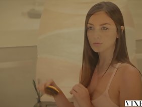 在女孩的肛门吮吸公鸡