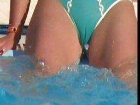 熟悉小鸡并用酸奶治疗她