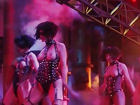 整个屁股着火了