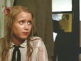色情美女和她的苍白和甜蜜的屁股上的cums