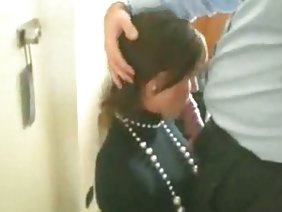 来自柏林的长发金发女郎热情地和她的男朋友在一起