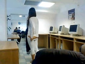 成熟的艾琳在晚上两个洞的胃口都爆发了
