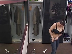 皮埃尔在布拉格狠狠地把这个漂亮的姑娘搞砸了